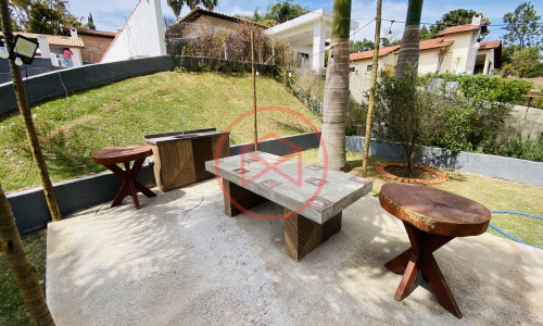 Casa em Condomínio Fechado antes do centro de Ibiúna.