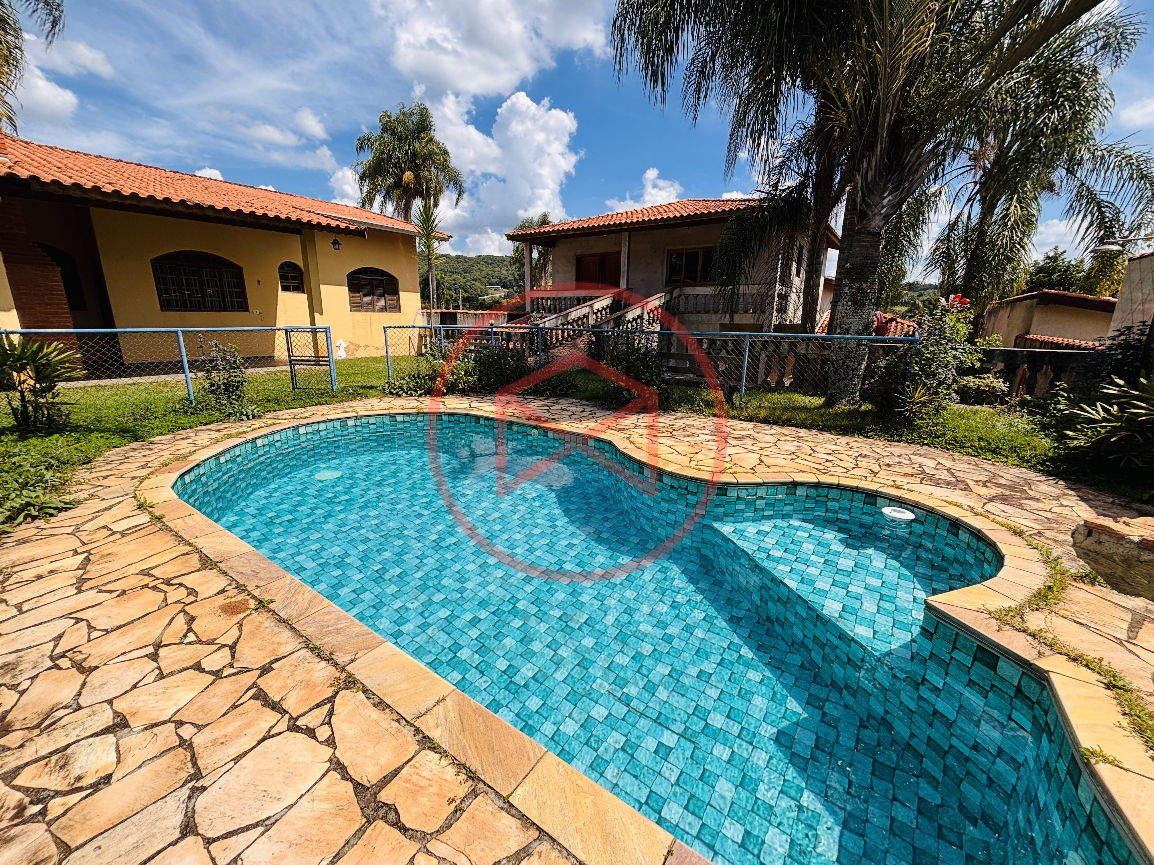 Chácara em Condomínio Fechado em Ibiúna. Interior de SP