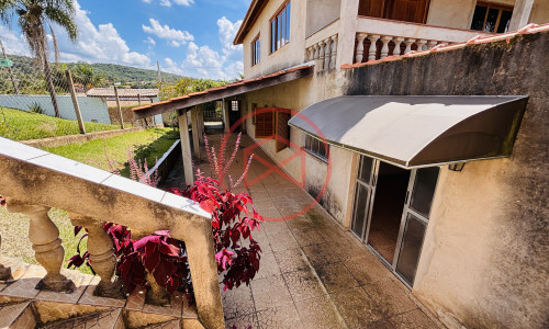 Chácara em Condomínio Fechado em Ibiúna. Interior de SP