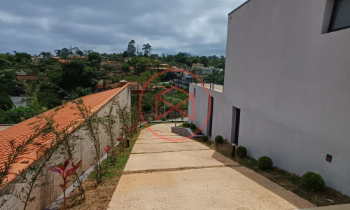 Chácara em Condomínio Antes do Centro de Ibiúna. Interior de SP