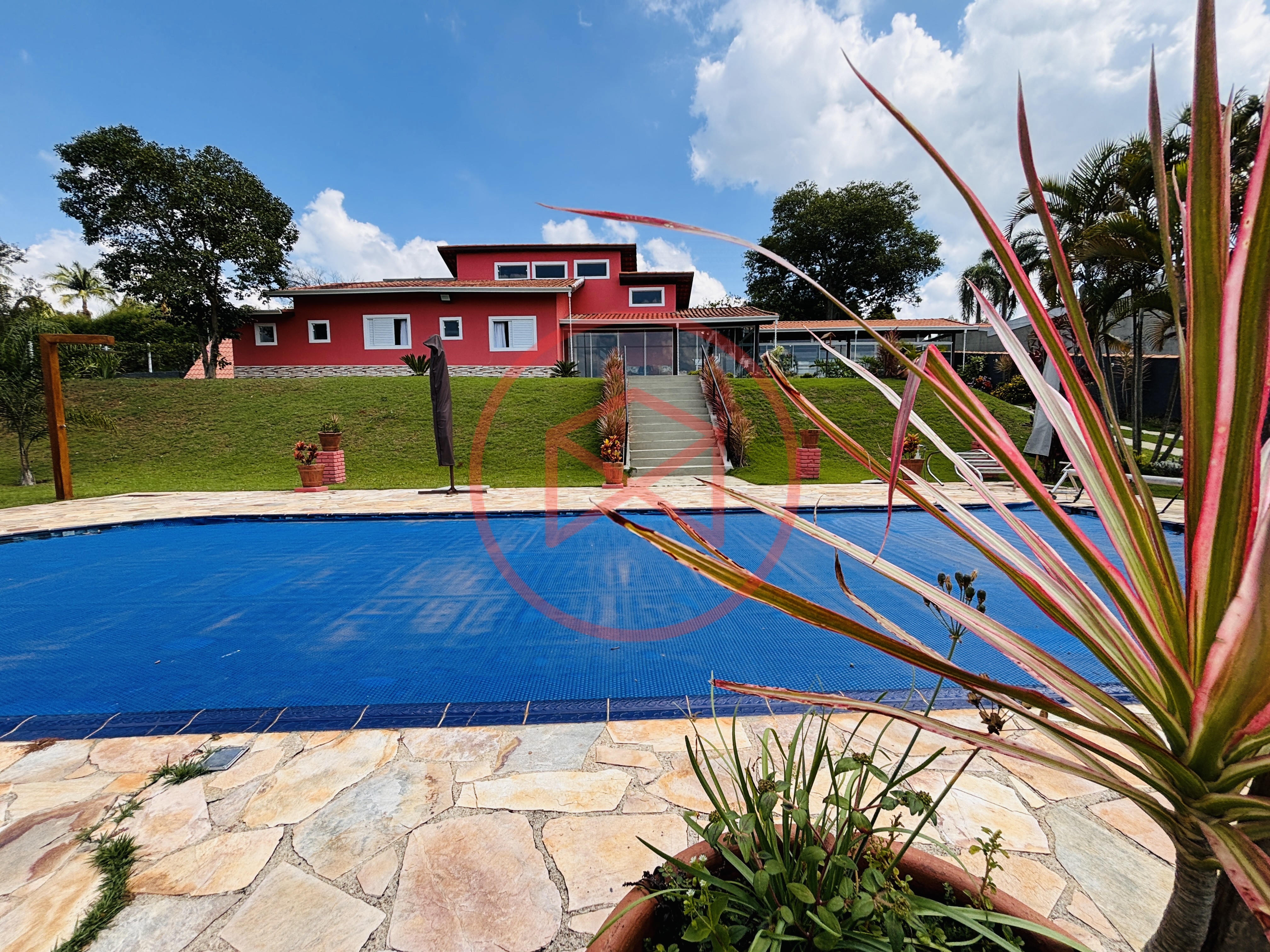 Chácara em Condomínio Fechado. Interior de SP