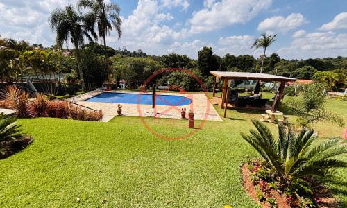 Chácara em Condomínio Fechado. Interior de SP