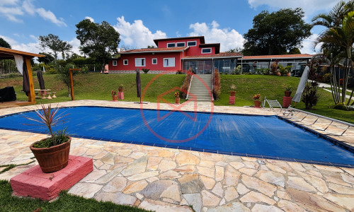 Chácara em Condomínio Fechado. Interior de SP