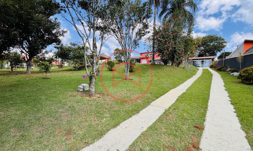 Chácara em Condomínio Fechado. Interior de SP