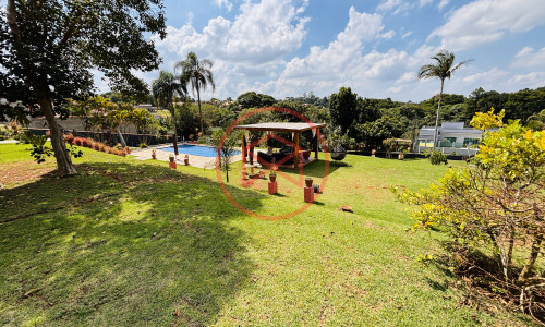 Chácara em Condomínio Fechado. Interior de SP