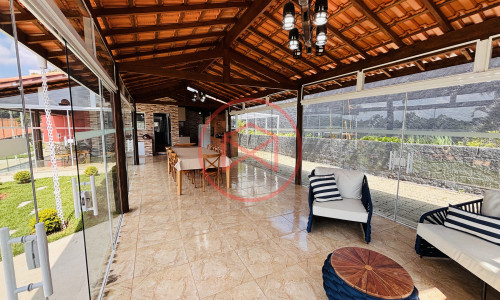 Chácara em Condomínio Fechado. Interior de SP