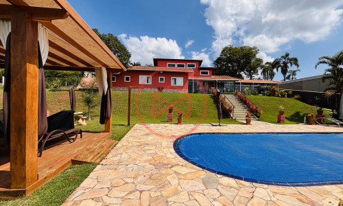 Chácara em Condomínio Fechado. Interior de SP