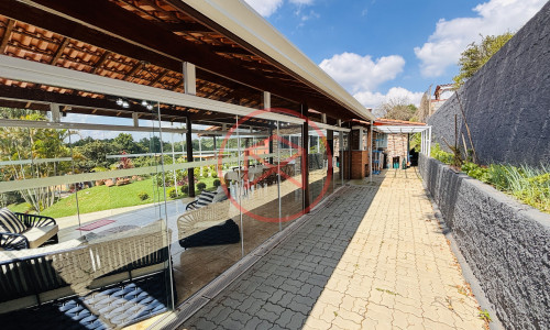 Chácara em Condomínio Fechado. Interior de SP