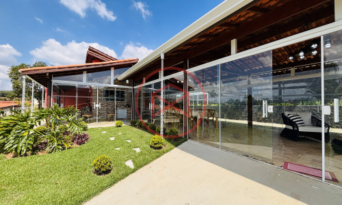 Chácara em Condomínio Fechado. Interior de SP