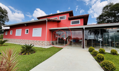 Chácara em Condomínio Fechado. Interior de SP