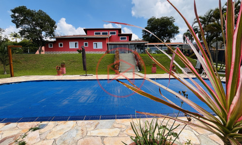 Chácara em Condomínio Fechado. Interior de SP