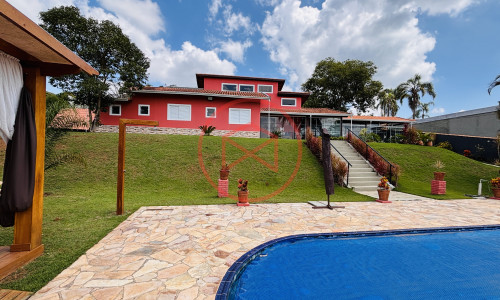 Chácara em Condomínio Fechado. Interior de SP