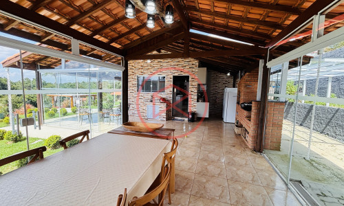 Chácara em Condomínio Fechado. Interior de SP