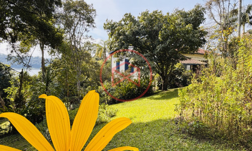 Chácara em Condomínio com acesso a Represa de Ibiúna