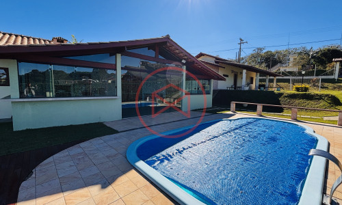 Chácara em Condomínio Fechado em Ibiúna