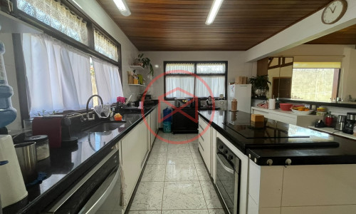 Chácara em Condomínio Fechado antes do Centro de Ibiúna/SP