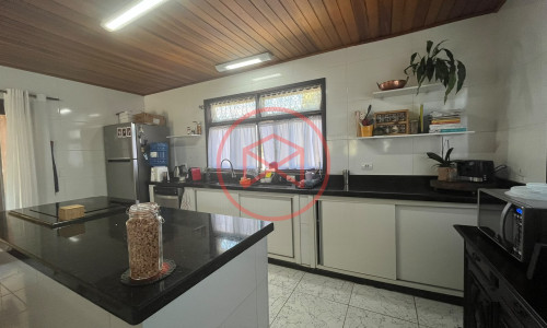 Chácara em Condomínio Fechado antes do Centro de Ibiúna/SP