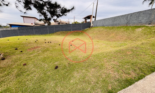 Chácara em Ibiuna, Condomínio Fechado.