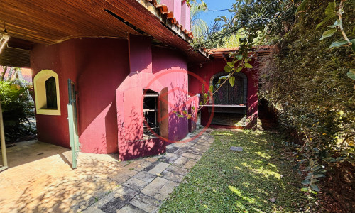 Chácara em Condomínio Fechado de Alto Padrão ante do Centro de Ibiúna.