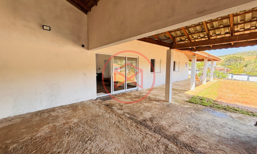 Chácara em Condomínio Fechado Próximo do Centro de Ibiúna.