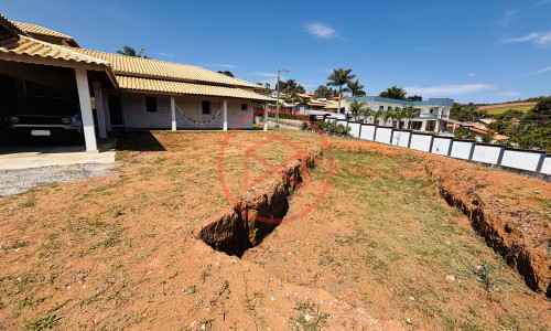 Chácara em Condomínio Fechado Próximo do Centro de Ibiúna.