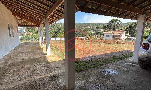 Chácara em Condomínio Fechado Próximo do Centro de Ibiúna.